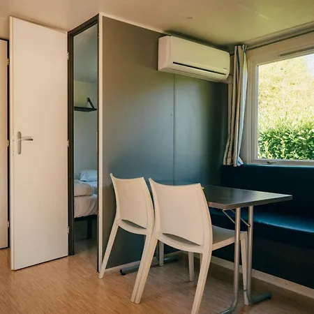 Camping Intercommunal De Beaurepaire Room photo